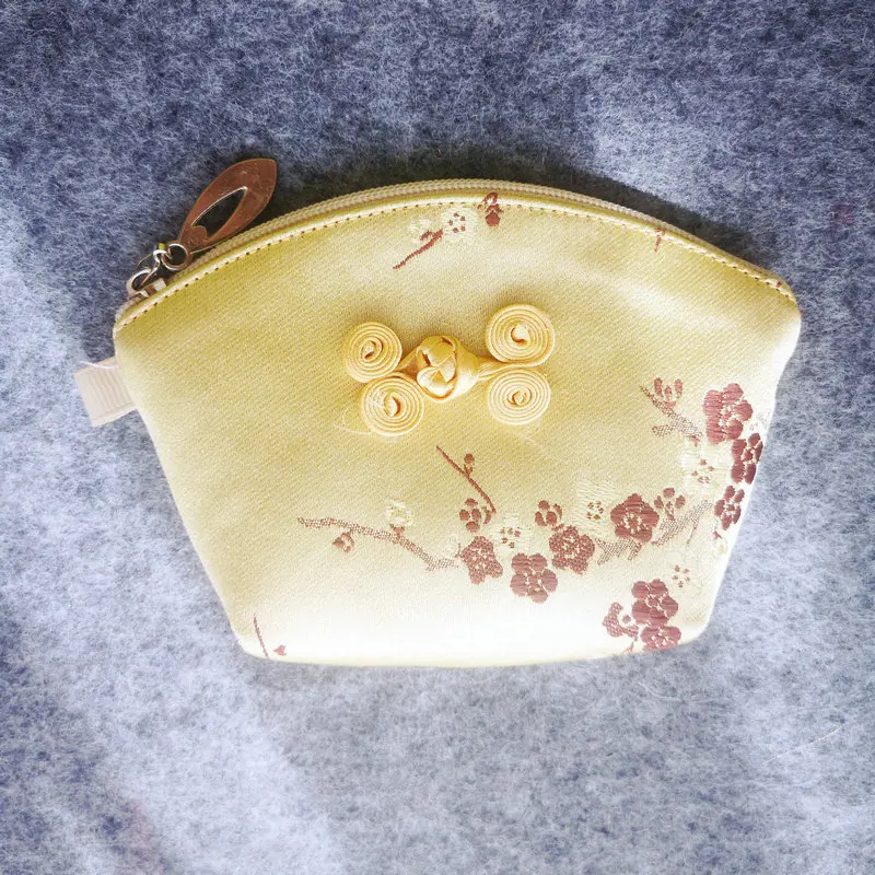 

Chinese Beige Coin Purse With Oriental Knot Design & Peach Blossom Pattern Design Wallet Retro Mini Bag Small Qipao Accessories