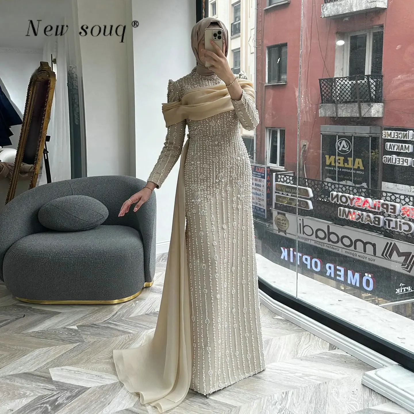 

Arabic Beige High Neck Straight Evening Dresses with Side Skirt Customized Long Sleeved Beaded Wedding Formal Gowns for Women