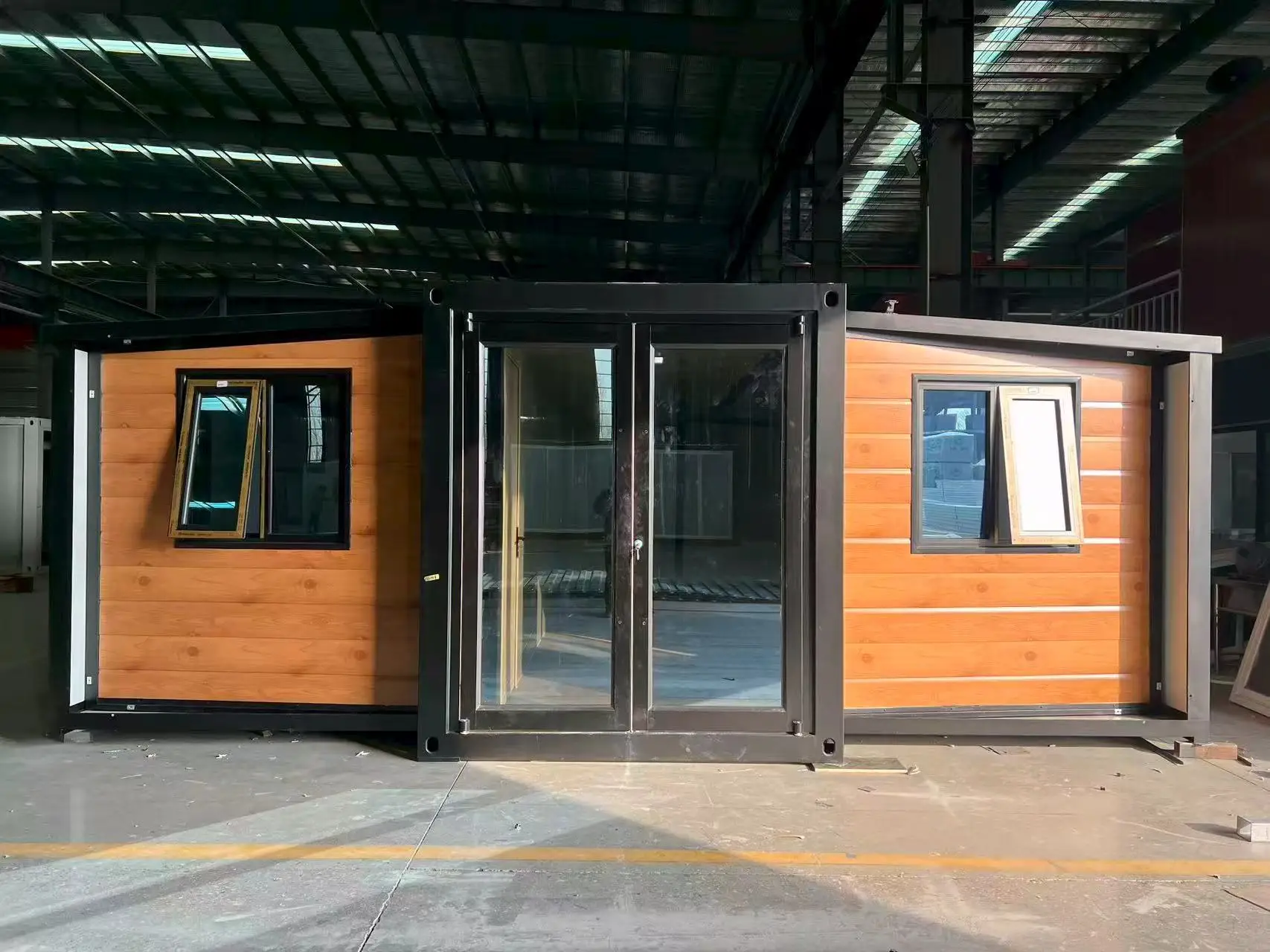 High Space Utilization Contemporary Two Bedroom One Living Room Double Wing Expandable Container House