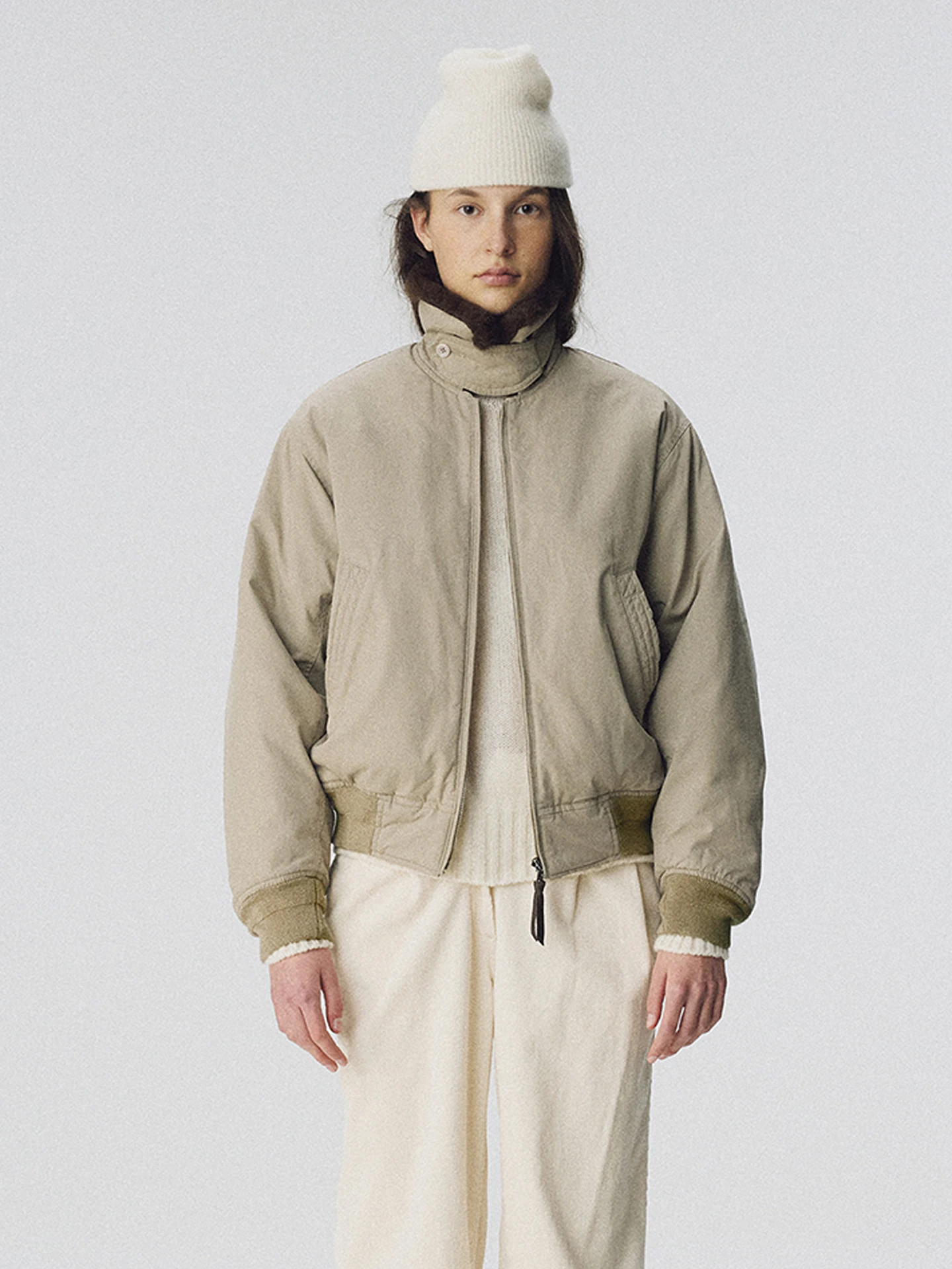 

Женская короткая хлопковая куртка-пилот с меховым воротником, компактный размер, бренд Li Zhen, простой стиль, свободный крой, эксклюзивно онлайн