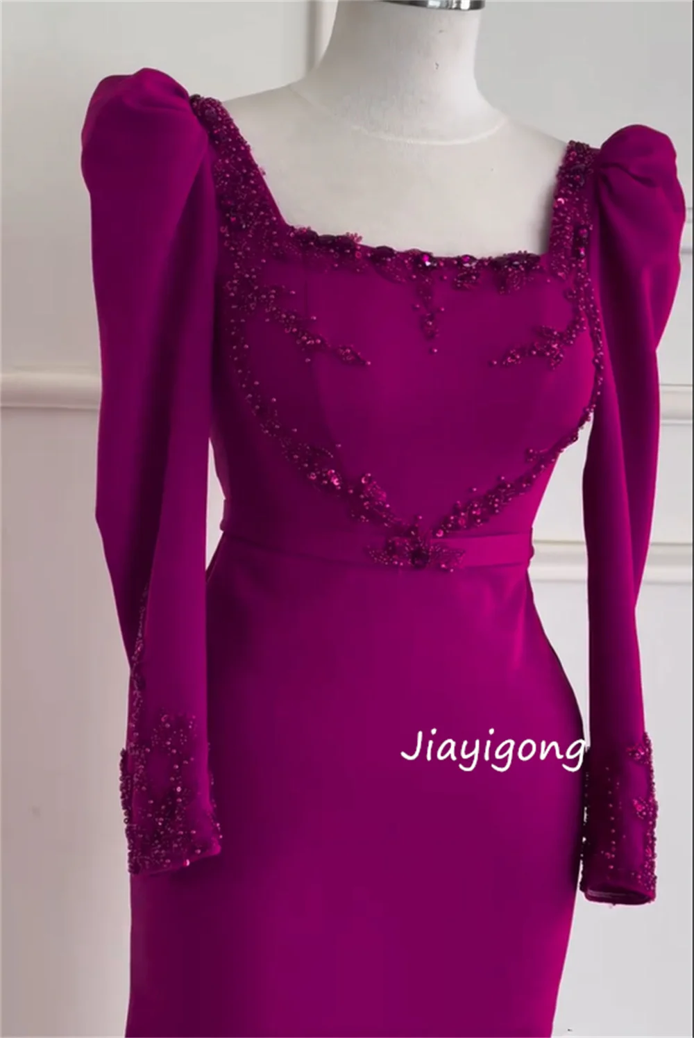 Personalizado formal jérsei plissado lantejoulas padrão em linha reta pescoço quadrado midi vestidos sob medida ocasião festa simples clássico