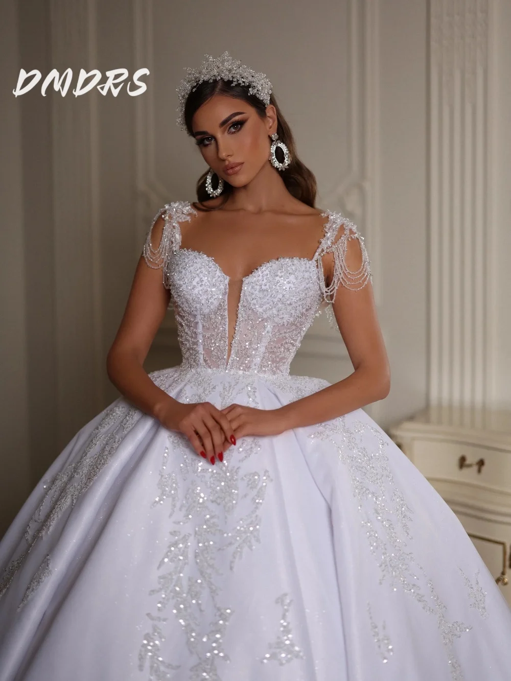 Luxurious Short Sleeve Wedding Dress 2025 Charming Beaded Bridal Gown Formal Round Neck Floor-length Gown Customized