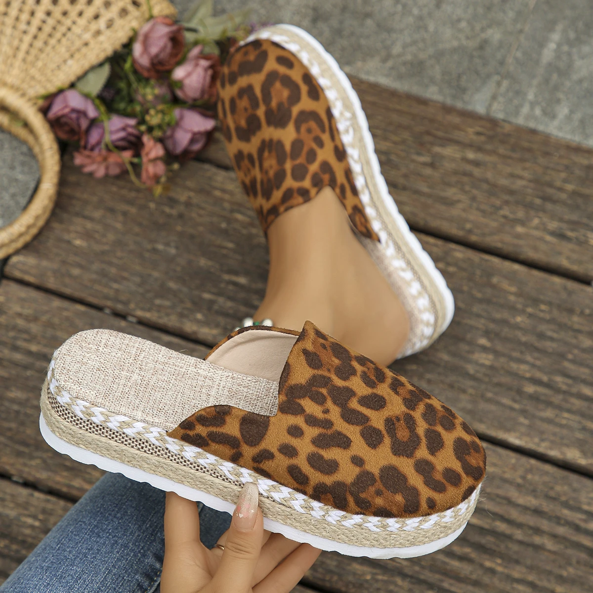 Summer Thick-soled Leopard Print Sexy Comfortable Slippers Large Size Sandals Beach Round Toe Women\'s Flats Zapatillas Mujer