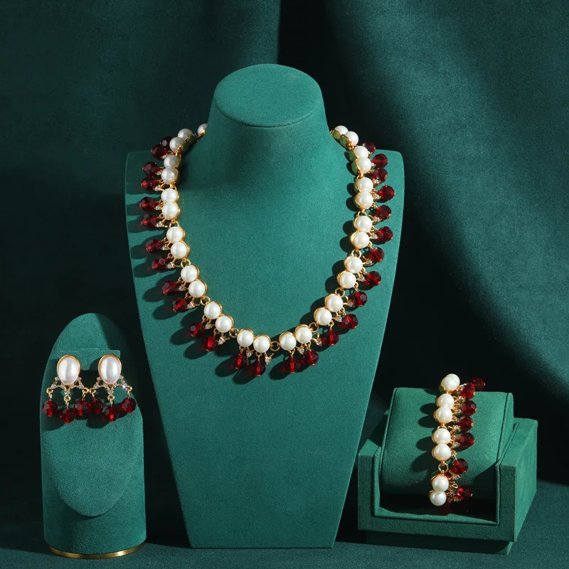 set-di-gioielli-vintage-con-perle-di-cristallo-rosso-per-sposa-collana-girocollo-bracciale-a-goccia-orecchini-accessori-di-tendenza-2026-nuovo