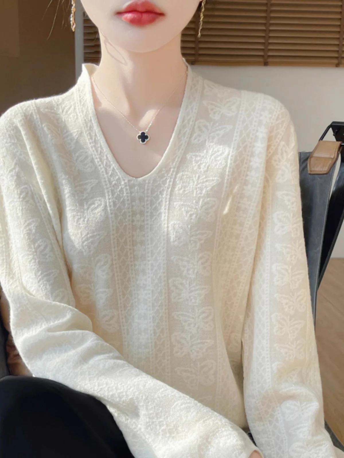 

Autumn Winter Women's Loose Knitted V-ne Sweater Soft Cozy Base Layer Hooked Flower Top Warm Thi Long Sve Straight Cut