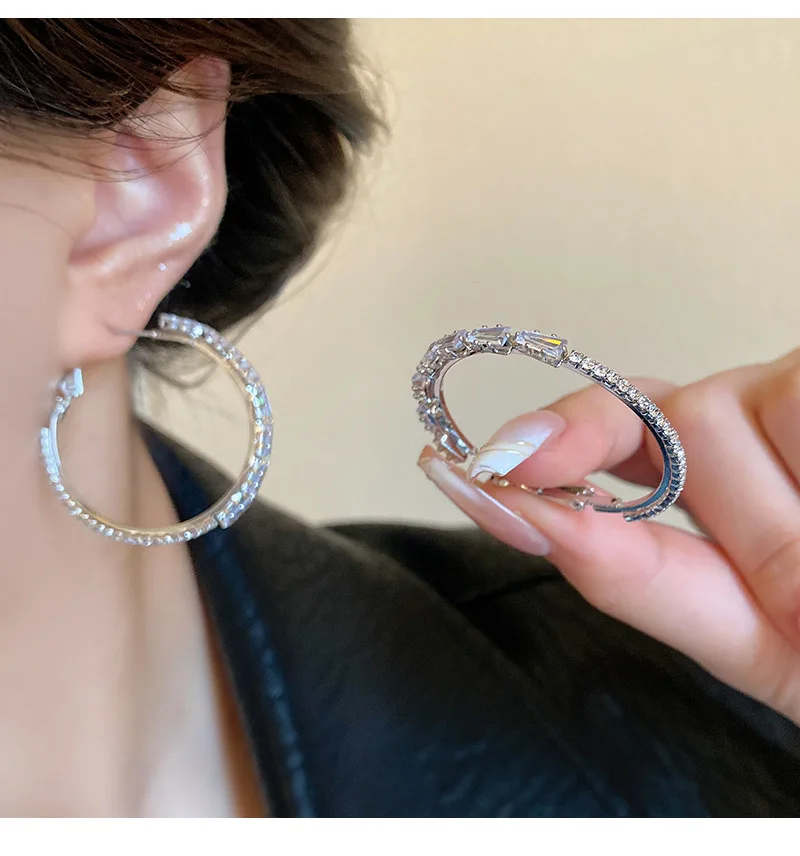 

Luxurious zircon large hoop earrings, versatile earrings for dance parties, elegant hoop earrings