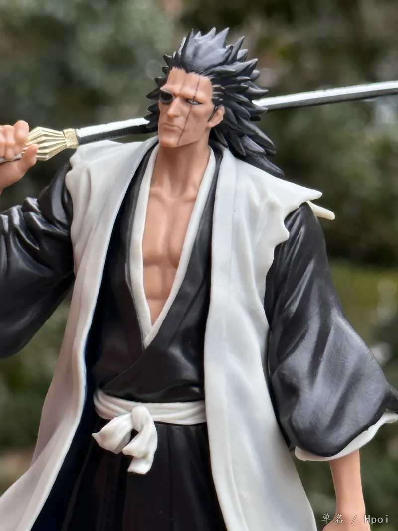 Bandai Original BANPRESTO SOLID AND SOULS BLEACH Zaraki Kenpachi Unohana Retsu Hitsugaya Toushirou Anime Action Figures Toys