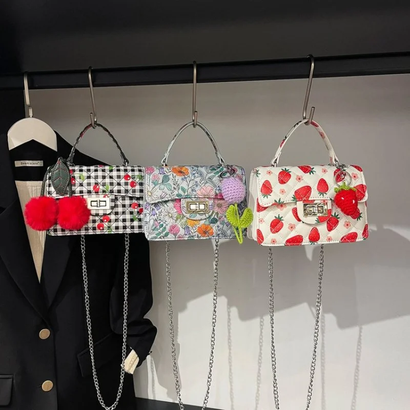 

Fashionable Women's Handbag Made Of Premium Leather Boasting Trendy Design And Casual Vintage Paris Style​