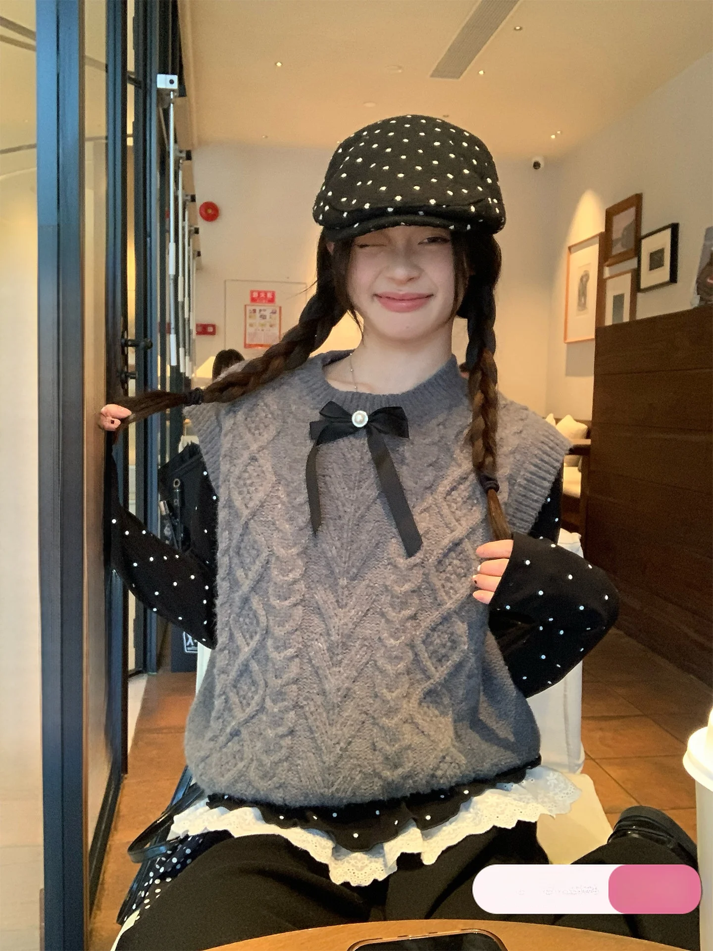 

Вязаный жилет для женщин, ранняя весна 2026, новинка, для многослойных образов, очень красивый, с узлами, для ношения под одеждой