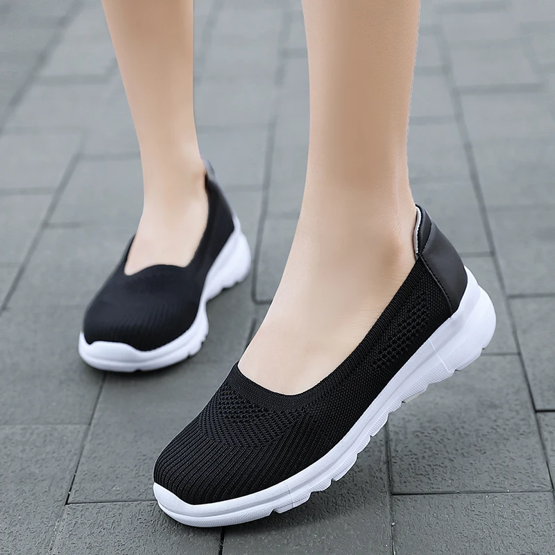 Fly Weaving oddychające damskie letnie trampki ultralekkie sportowe wsuwane obuwie damskie antypoślizgowe matka Fitness buty do chodzenia