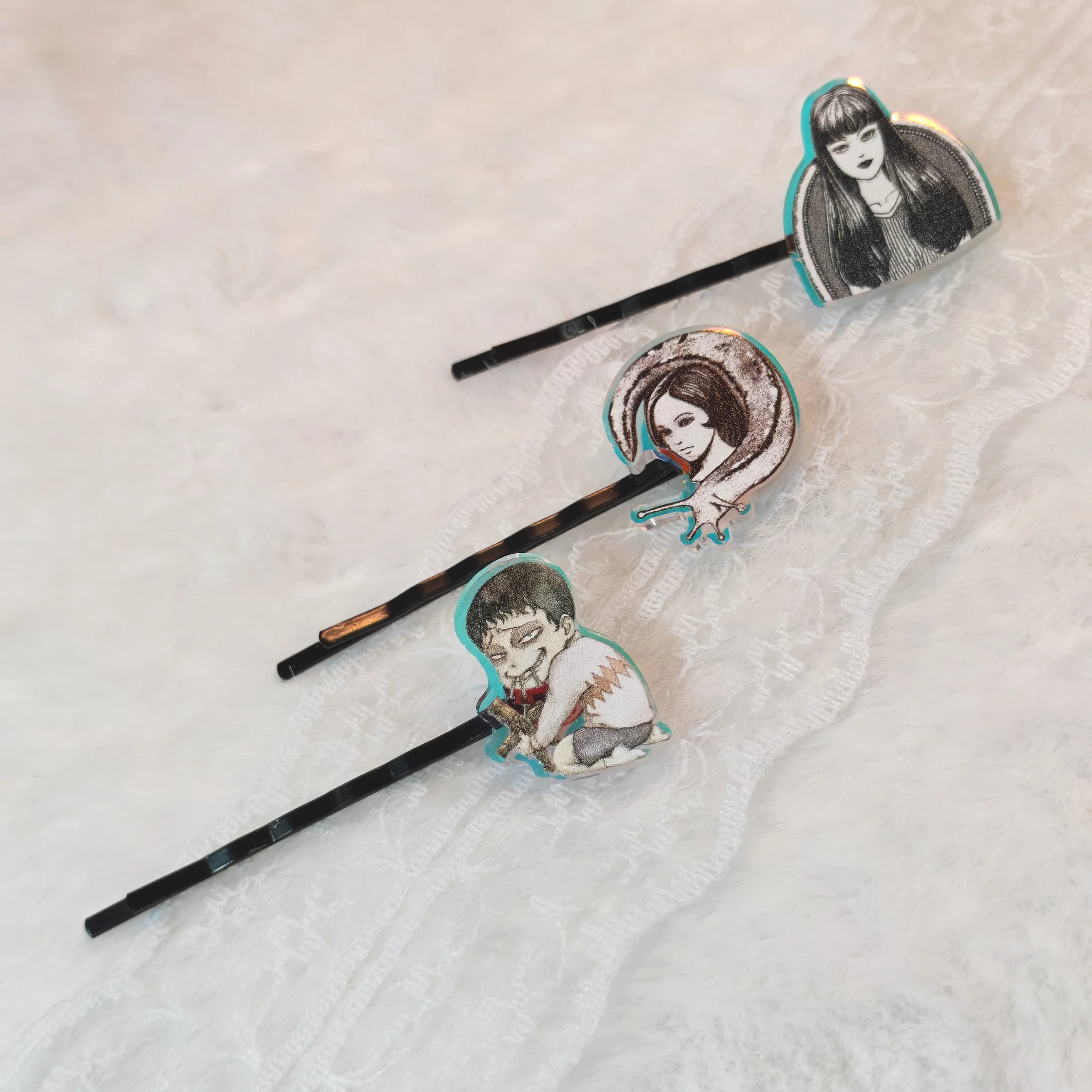 Edgy Horror Manga Hairpins - Unique designs with gothic characters, perfect for adding a bold, creepy touch to hairstyles.