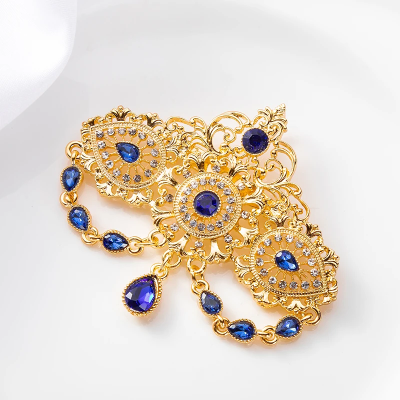 بروش تخريمية ذهبي مزخرف بأحجار كريمة ملونة، إكسسوار زفاف أنيق لملابس الزفاف والاحتفالات التقليدية