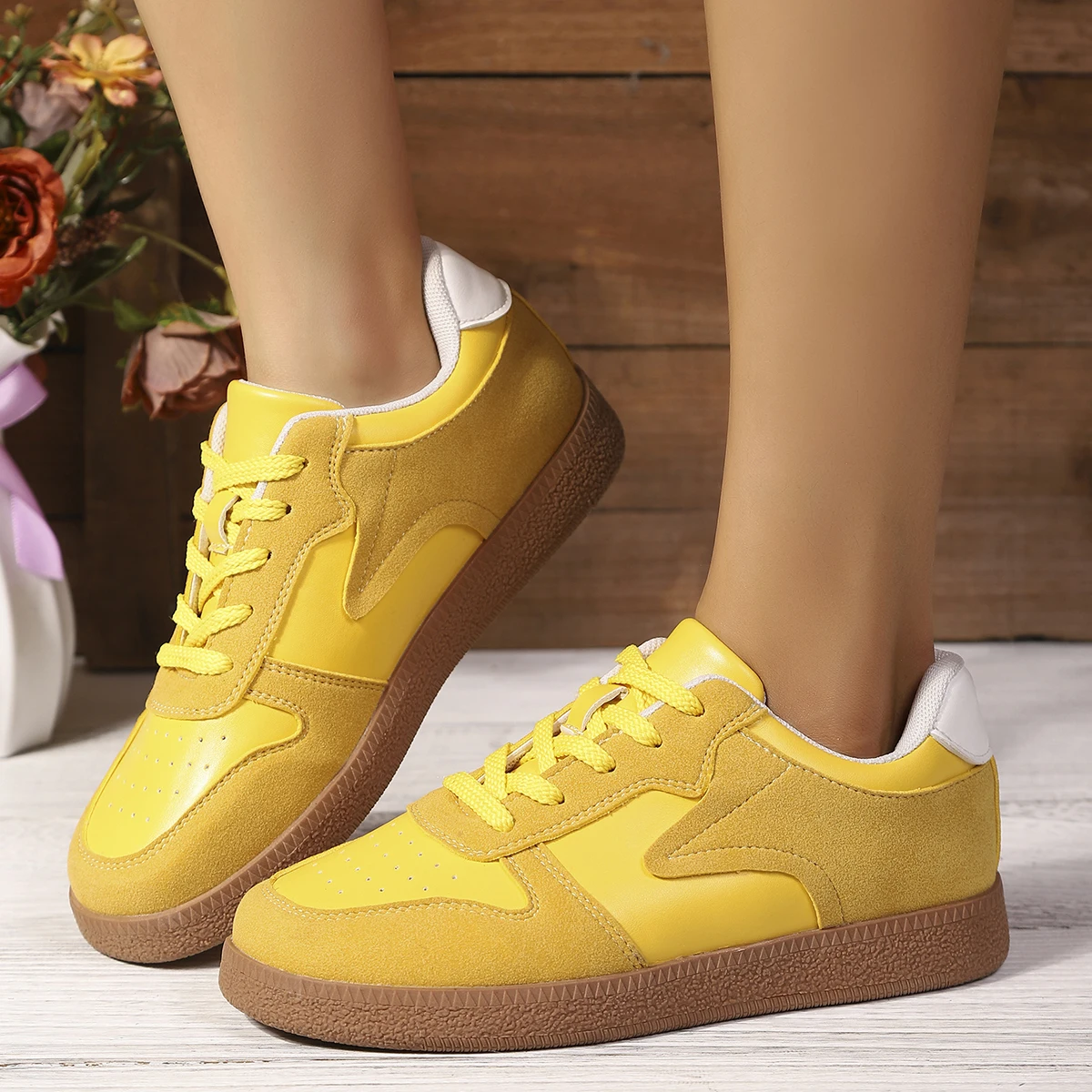 

Fashionable Women Sneakers Comfortable Sports Shoes Women Spring Autumn Large Size Sneakers Casual Outdoor Flat Shoes for Women