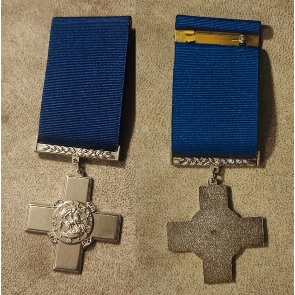 1PC George Cross Ribbon Medal King George VI of The British Empire Cross Pin Style Badge Medal Collection Craft Gift