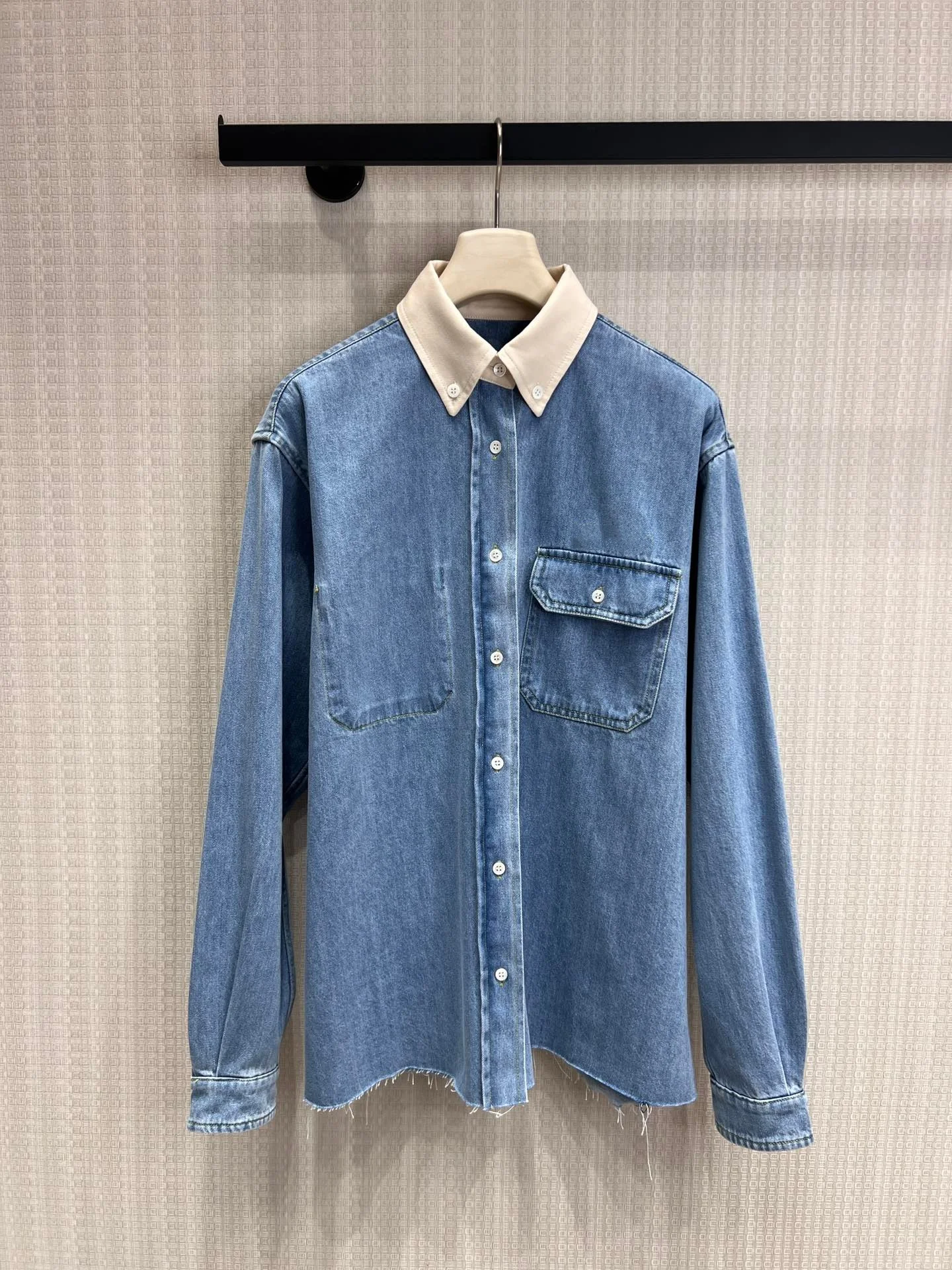 26 Loose Denim Shirt for Women - Loose silhouette, friendly and slimming effect, irregular hem with fringes, retro and relaxed s