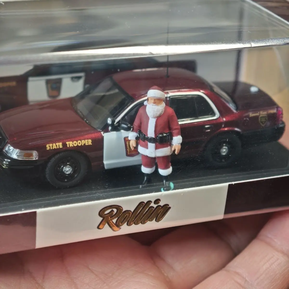 Figura 1:64 DIY Pintada à Mão em Resina Modelo Estático Cena de Natal com Polícia Diorama