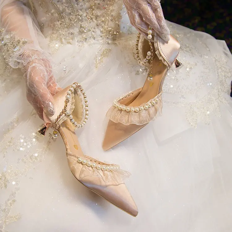 Weiße Hochzeitsschuhe für Damen 2026 Sommer Luxus Seide Perlen Knöchelriemen High Heels Pumps Spitze Damenschuhe mit Absatz – Detail 31