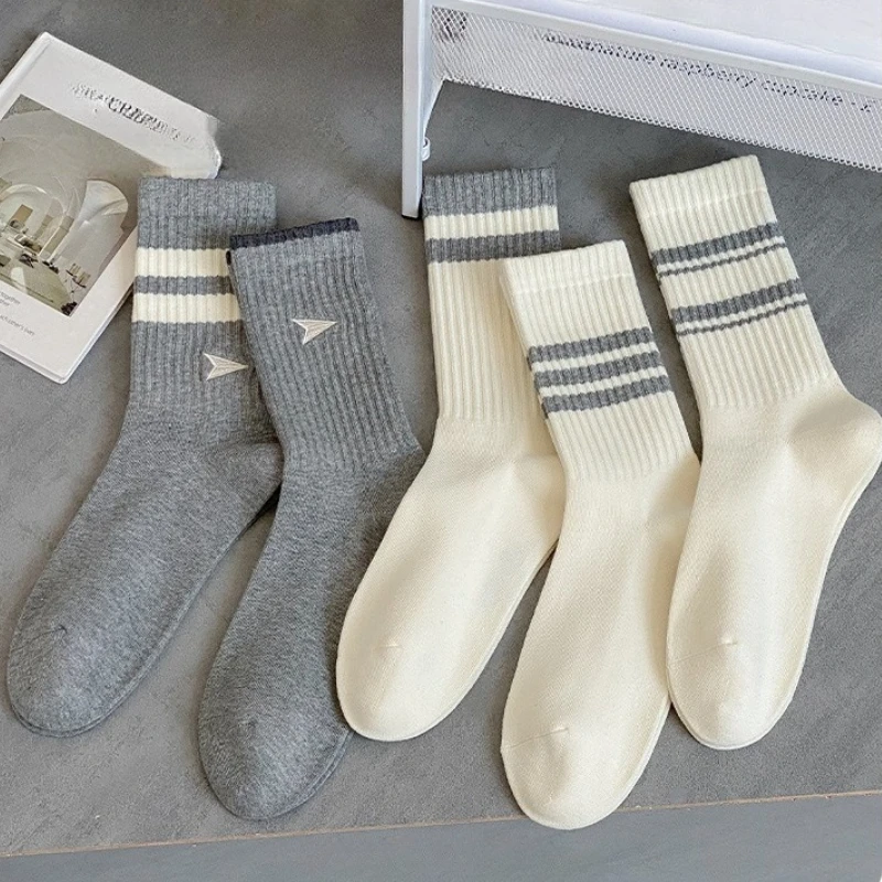 

5 pairs of men's autumn winter simple comfortable mid tube socks men's striped sweat absorbing odor proof sports socks