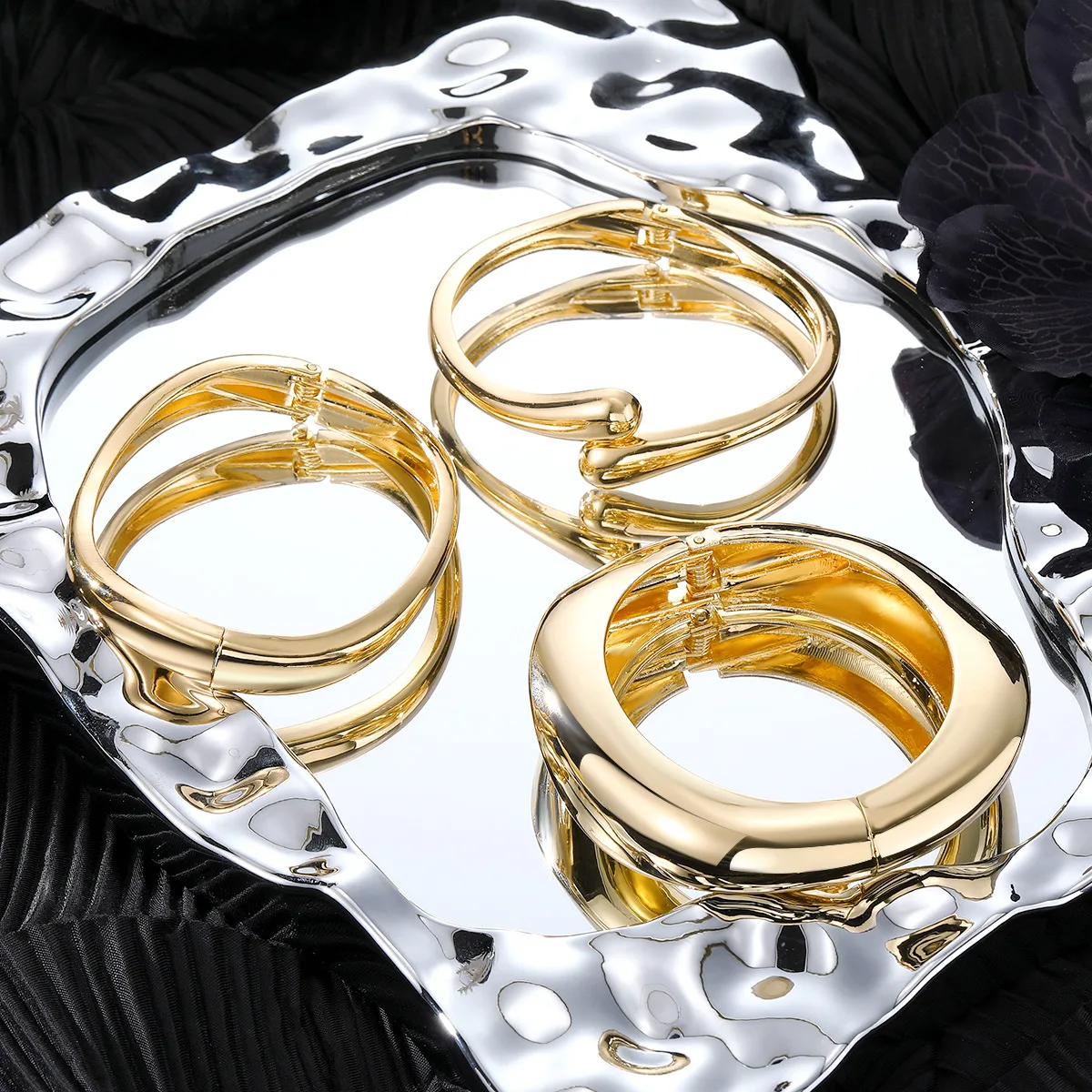 Bracelet Manchette Élégance – Style Glamour Vintage Femme – Image 4