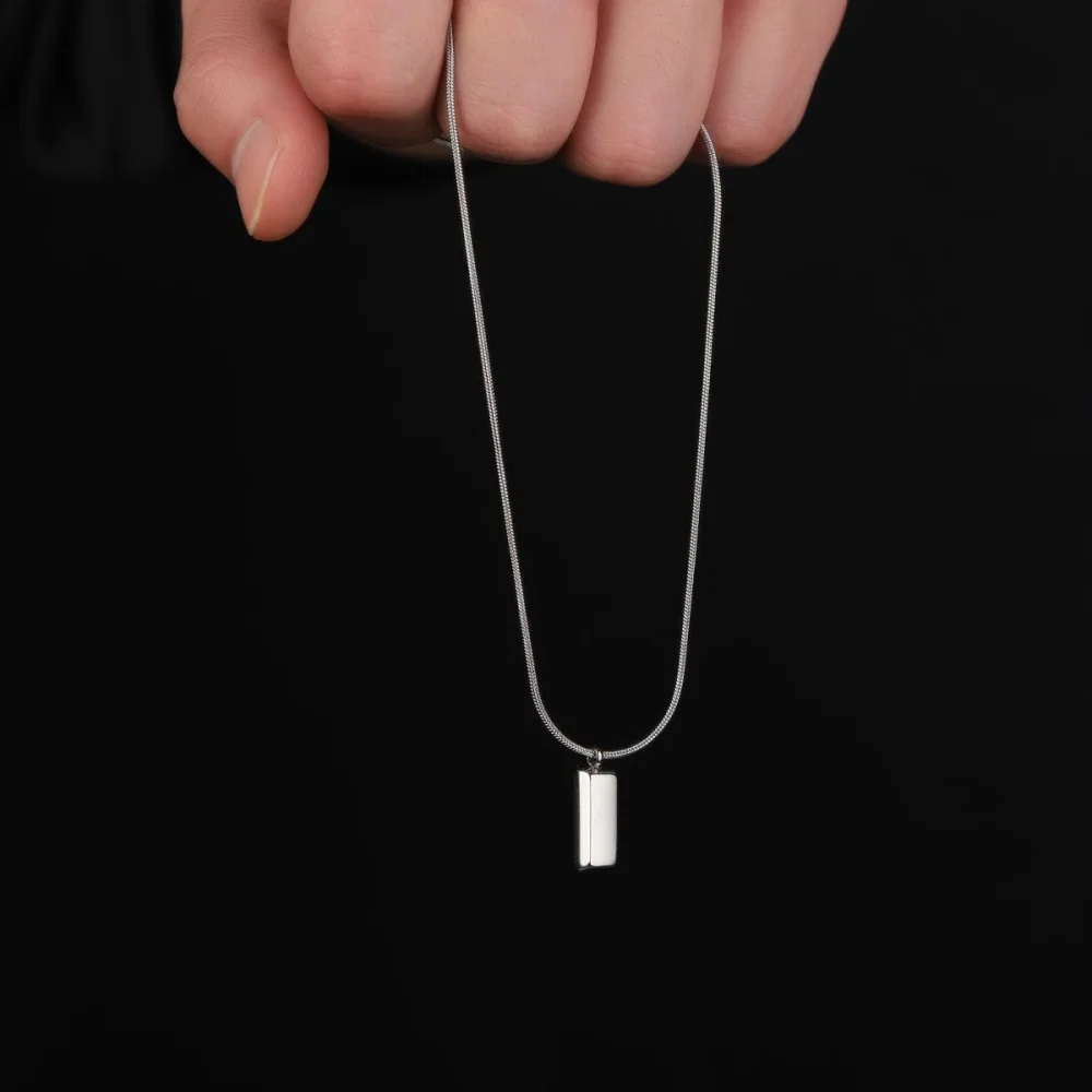 Einfache Herren-Halskette mit quadratischem silberfarbenem Edelstahl-Anhänger, Retro-Schlangenkette, Hip-Hop-Schmuck, Damen-Halskette, Accessoire – Detail 2