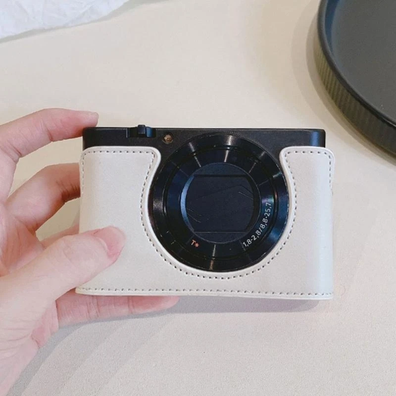 Y2GD PU Leder Halbkameras Hülle für Kamera mit unten öffnen Easy Battery Access Pitchient Protector