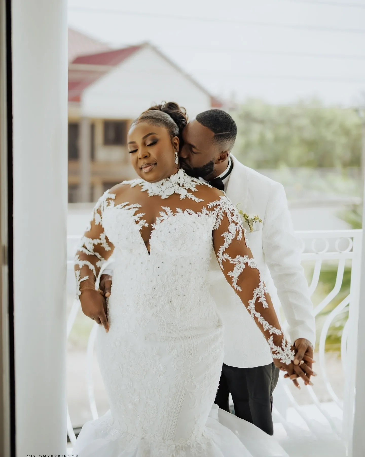 

Customized African Shinny Beads Appliques Country Wedding Dress Vestidos De Novia Illusion Long Sleeves Mermaid Bridal Dress