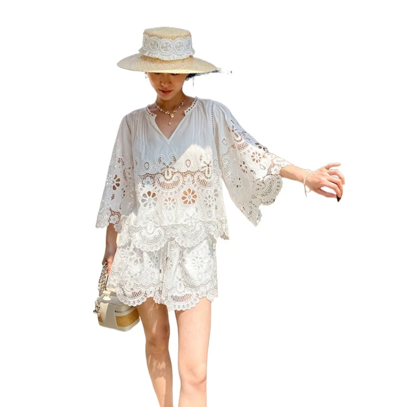 

Новый летний костюм из белого хлопка и льна с французской вышивкой, женский костюм с короткими рукавами и шортами в отпускном стиле, европейский и американский костюм