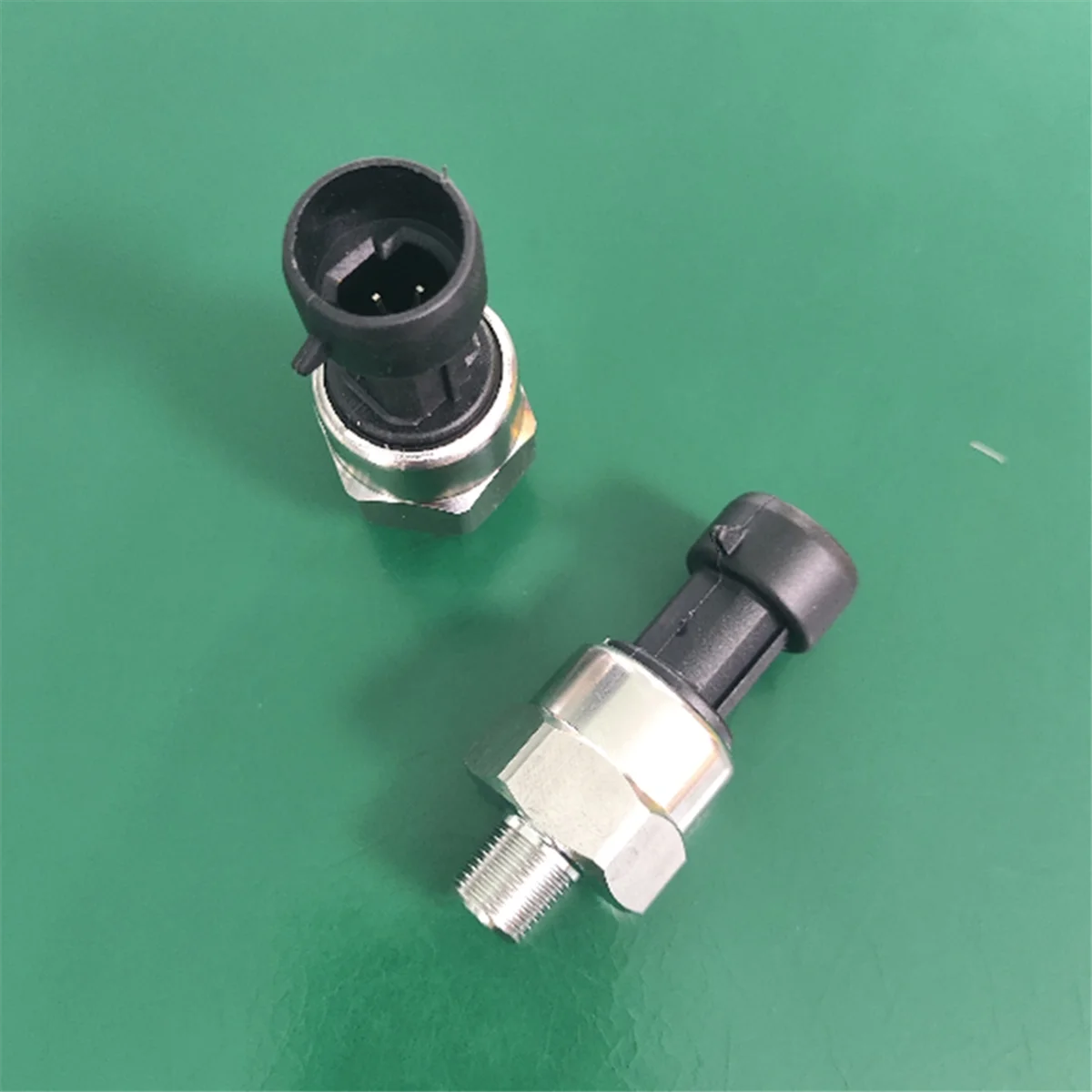 Pressure Sensor, Ceramic Chip Pressure Transmitter, 1/8Inch NPT Thread Pressure Sensor, for Oil, Fuel, Air 100 PSI