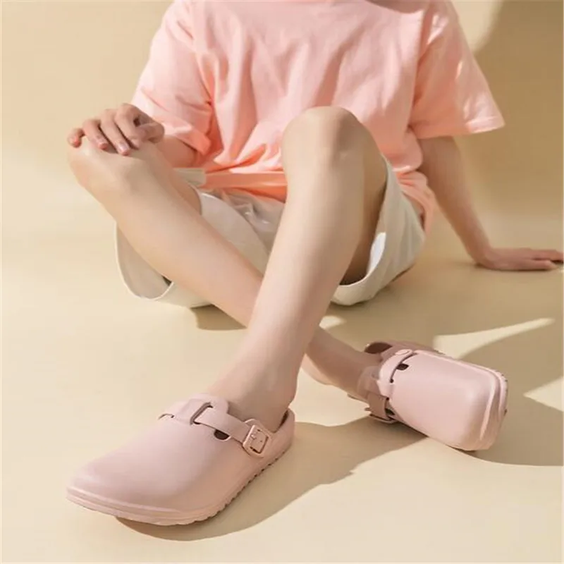 Medical Shoes EVA Non-slip Laboratory Doctor Clogs Non-slip Nurse Clogs Surgical Shoes Casual Beach Womens Work Slippers