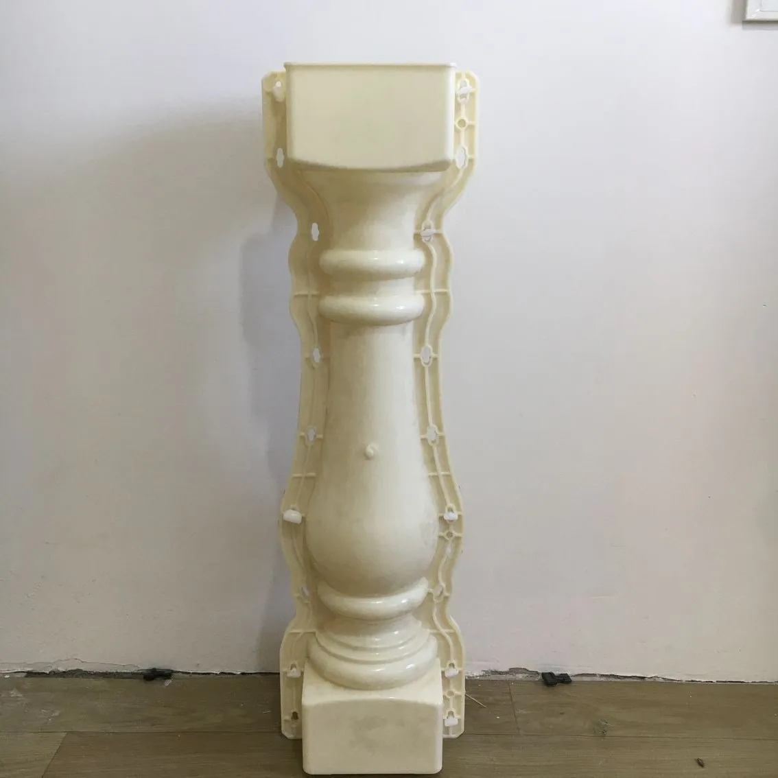 calabash ABS Height 81.5cm Precast Square Concrete Plastic Baluster Molds for Garden or House