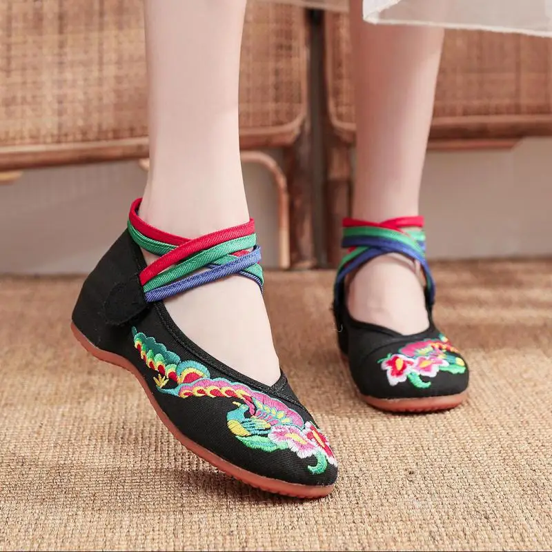 

34-41 Ethnic Style Colored Rope Lace-up Canvas Low Heel Embroidered Cloth Shoes Women Flats Casual Dance Shoes Ankle Strap