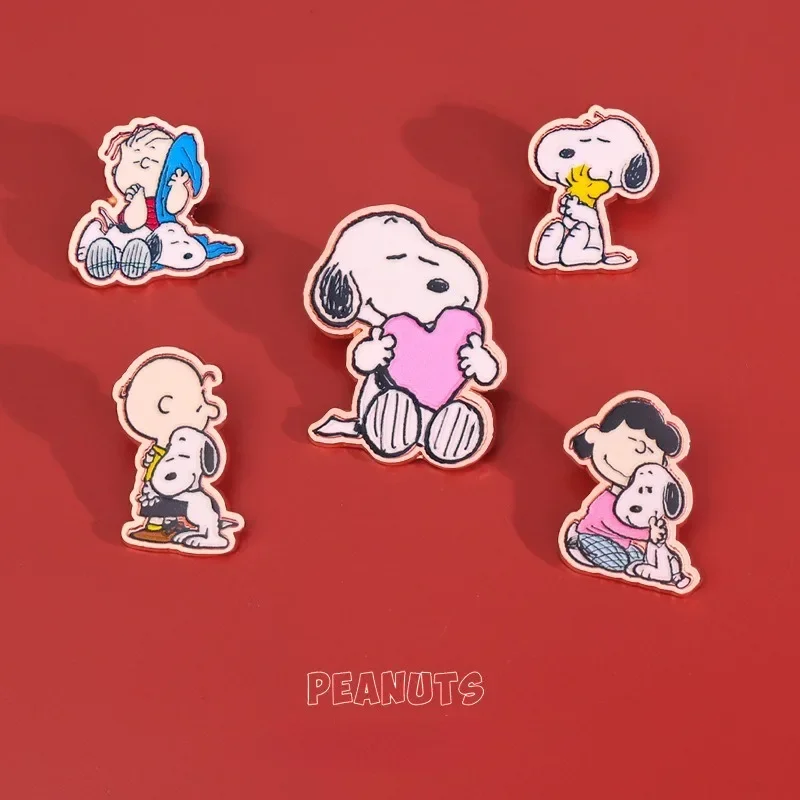 

Snoopy Charlie Brown Metal Brooch Anime Figure Cute Cartoon Broochs Toy Anime Merchandise Clothing Bag Decoration Children Gifts