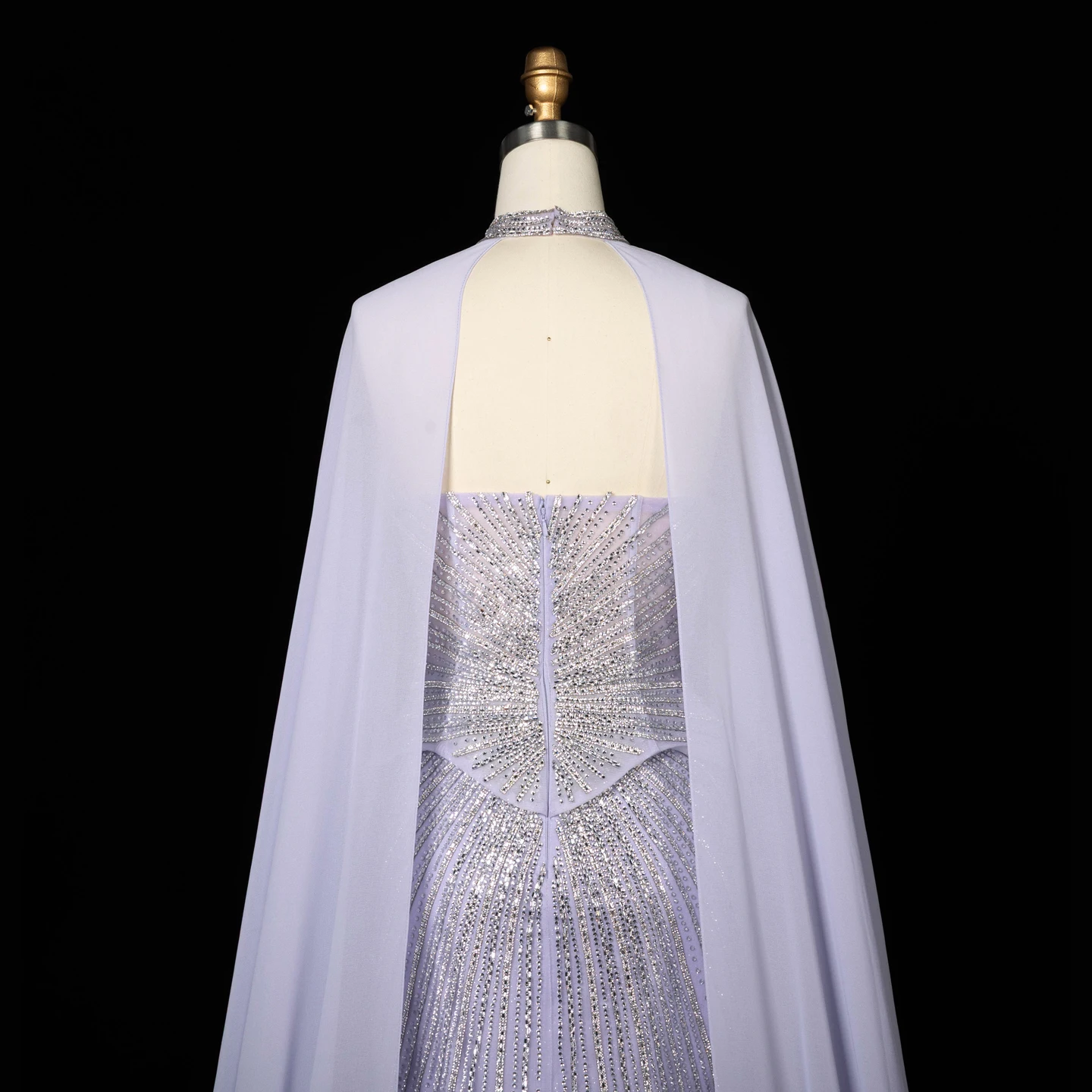 Sharon Said Luxuriöses lila Abendkleid, trägerlos, mit Kristallperlen, langer Chiffonumhang, Meerjungfrauen-Schnitt, formelles Abendkleid für besondere Anlässe, SS112 Custo – Detail 9
