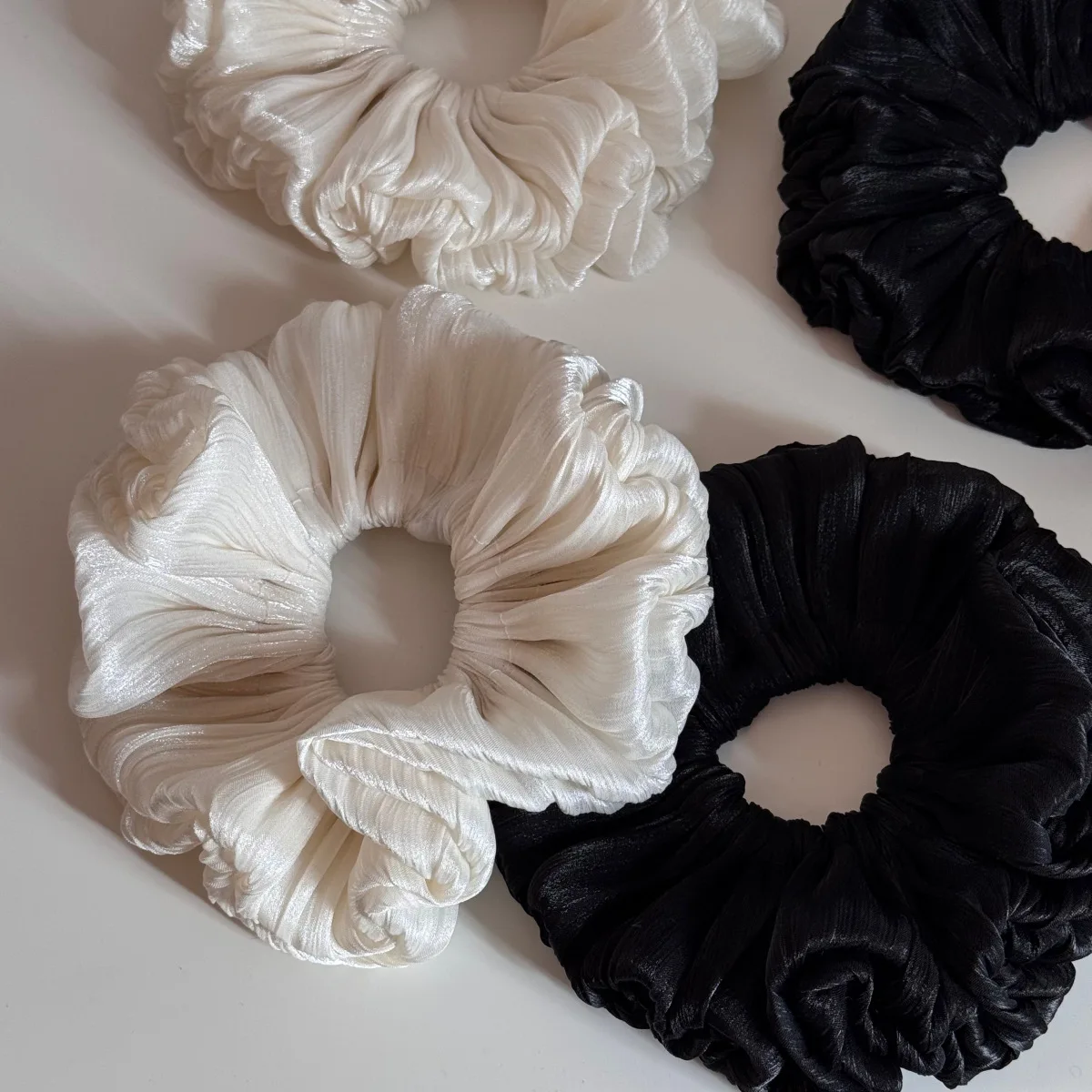 

1 Pcs French Elegant Pleated Bud-like Large Hair Band High-end Fashionable Simple Hair Band Headwear Hair Accessory