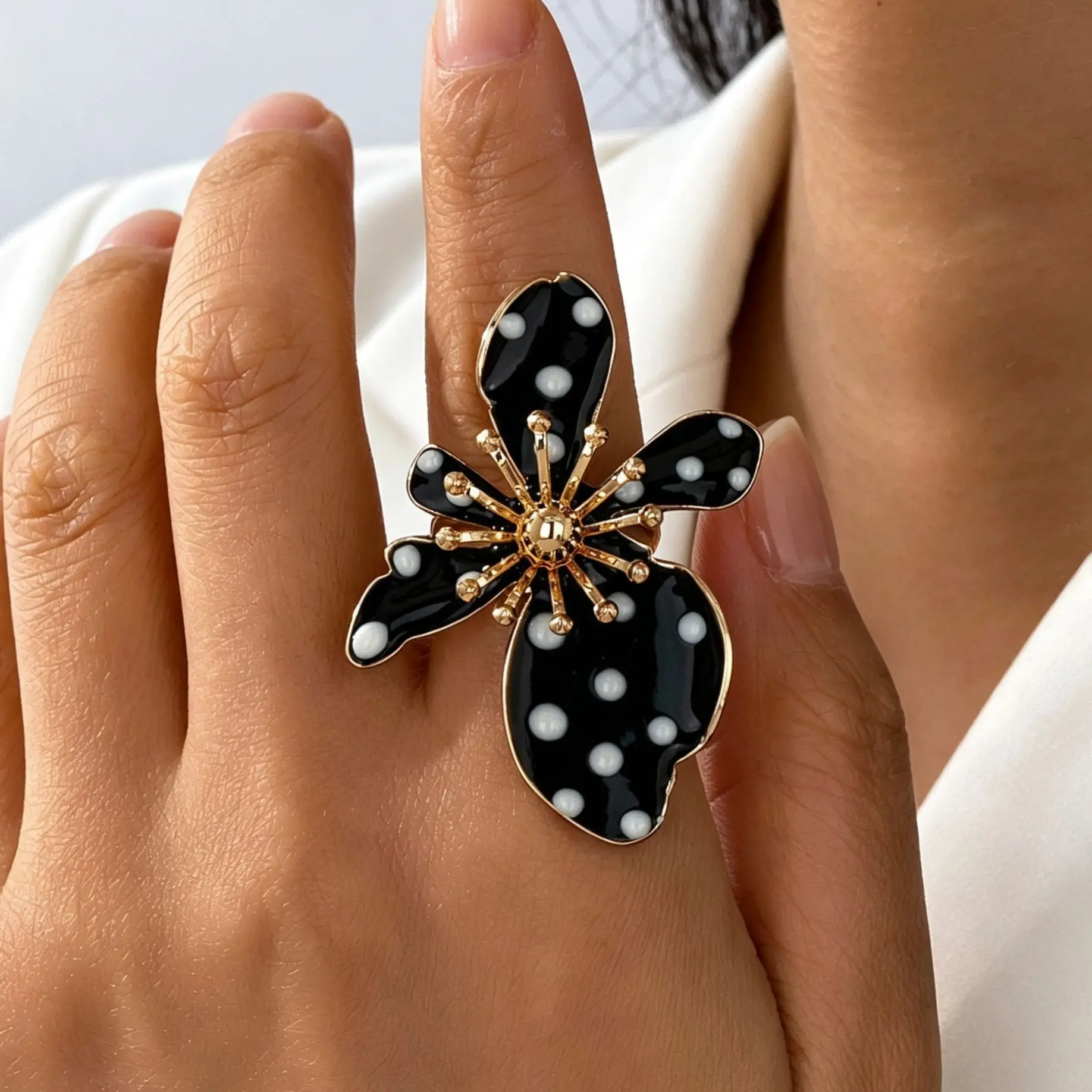 Irregular Petals Flower Statement Ring Gold Tone Adjustable Band Polka Dot Rings Lightweight Smooth Surface Jewelry