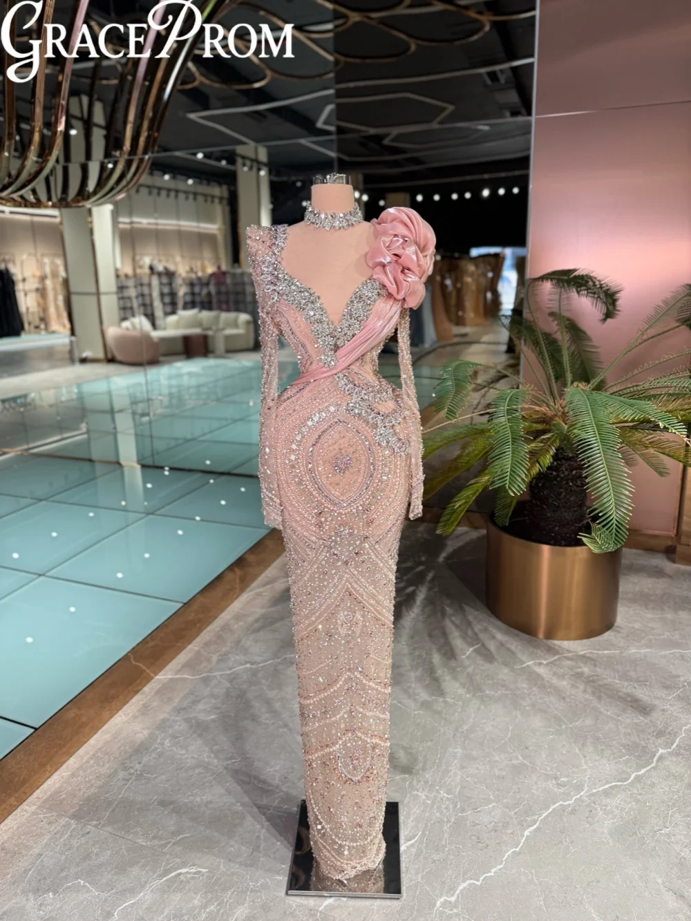 

Stunning Luxury Beaded Evening Dress Sparkly Crystal Straight Long Wedding Party Gowns Customized Illusion Banquet Gowns