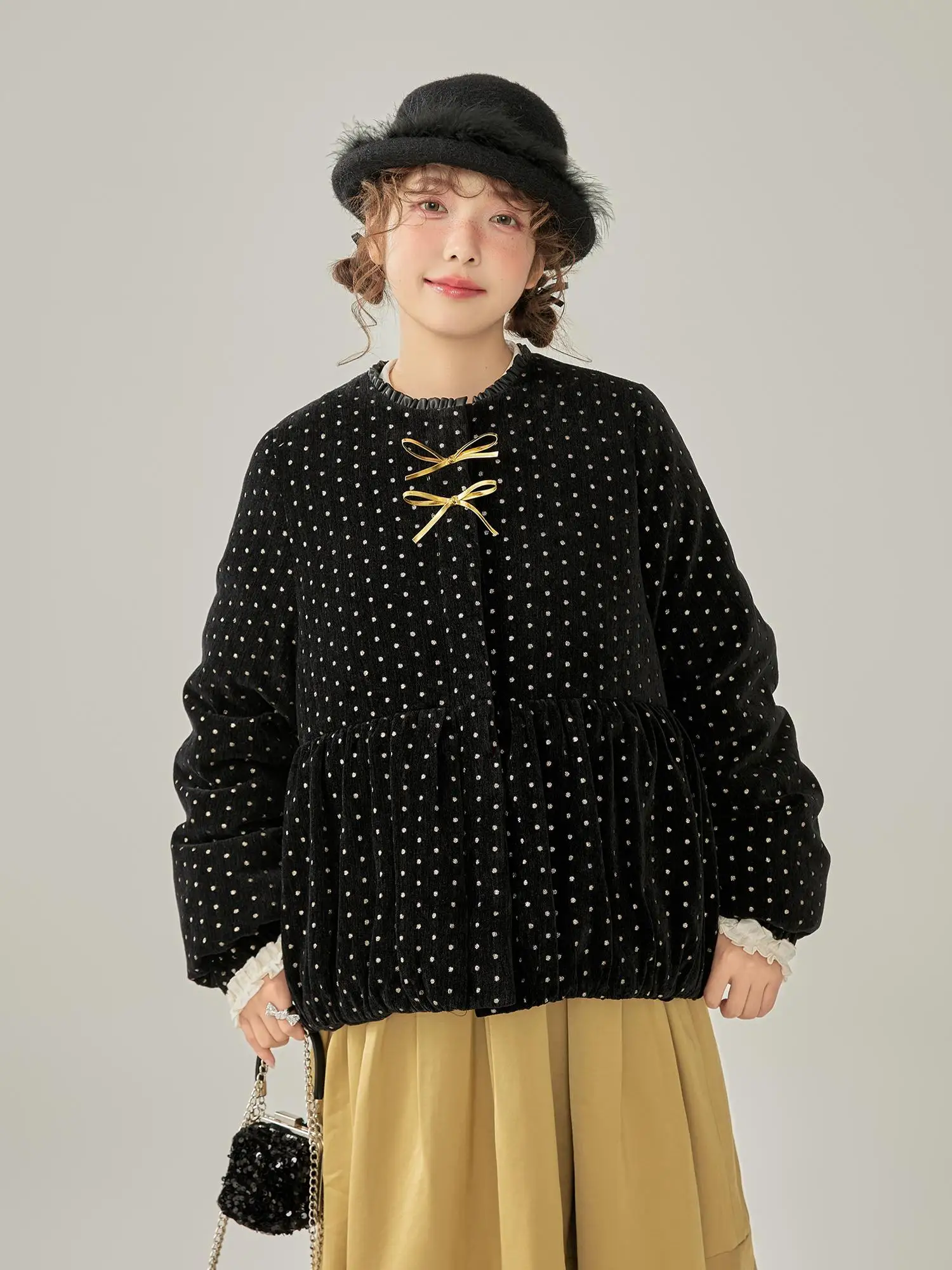 

Bla Polka Dot ort down Jaet with Bla Lotus Le Collar And Knot by Senri Joyful Ele Design for Women