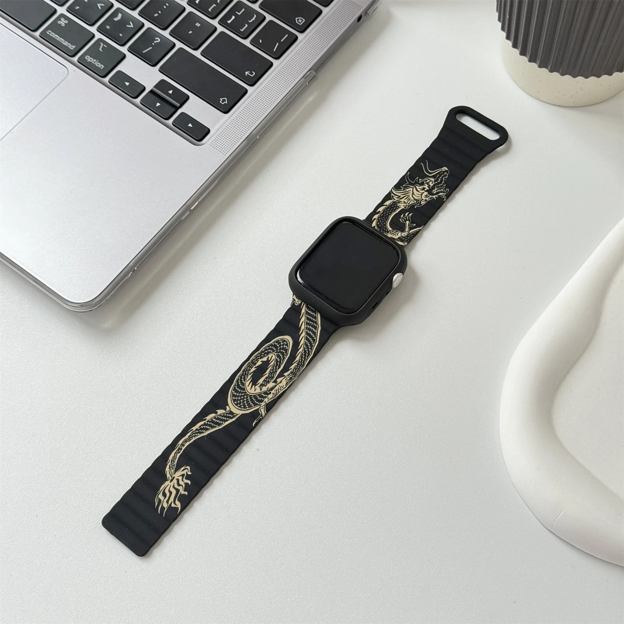 Ремешок магнитный для Apple Watch Band 44 мм 40 мм 49 мм 41 мм 45 мм 38/42 мм, силиконовый звеньевой браслет для iWatch Series 9 8 7 6 SE 5 4 Ultra 2