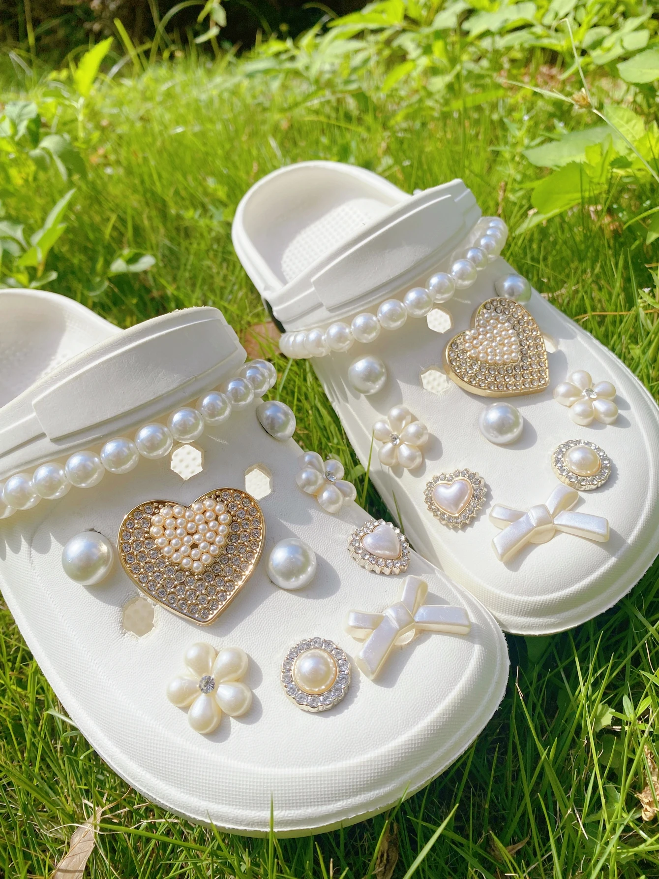 20 beige fashionable (diamond heart, pearl flower, bow, chain) shoe buckles, DIY decorations, multi-functional shoe clip accesso