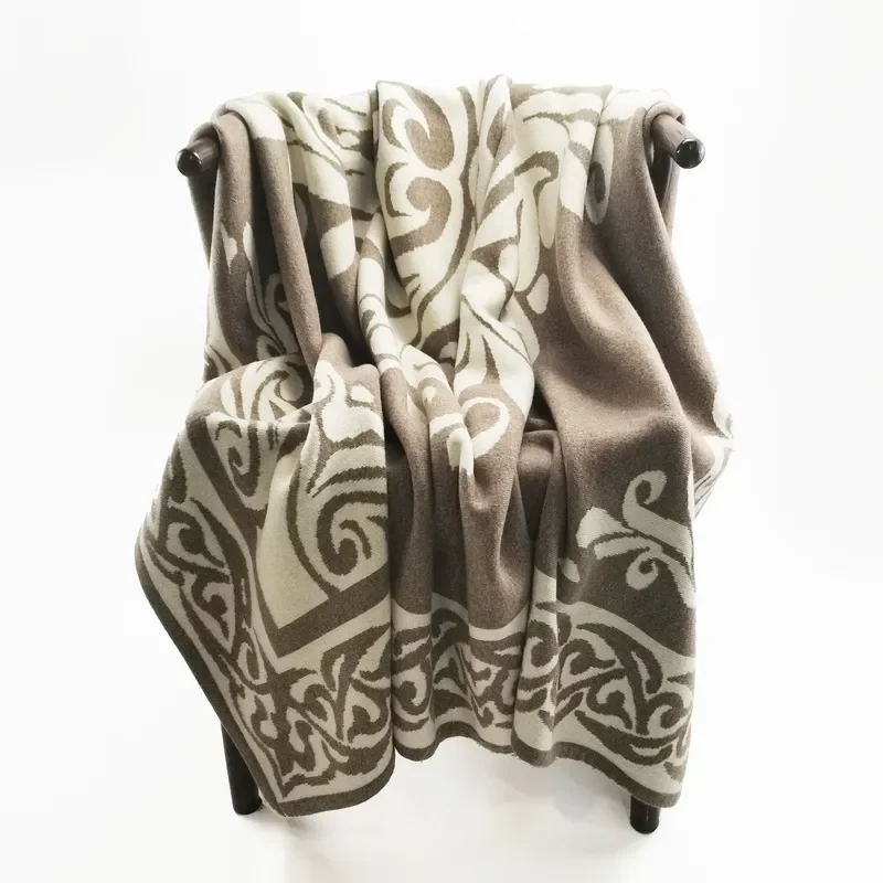 2024 New Large Knitted Wool Blanket 180x200cm Luxury Seamless Jacquard Warm Thick Flower Pattern for Sofa Bed Fleece Throw