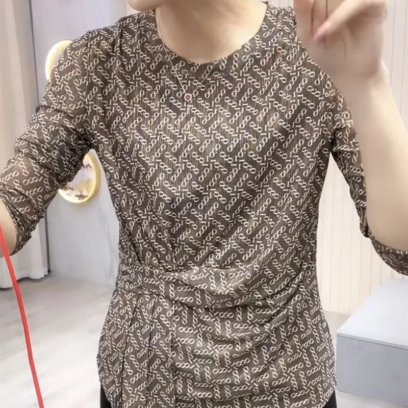 

Autumn New Pleated Long-sleeved T-shirt for Women to Cover the Flesh and Look Slimming with a Printed Top