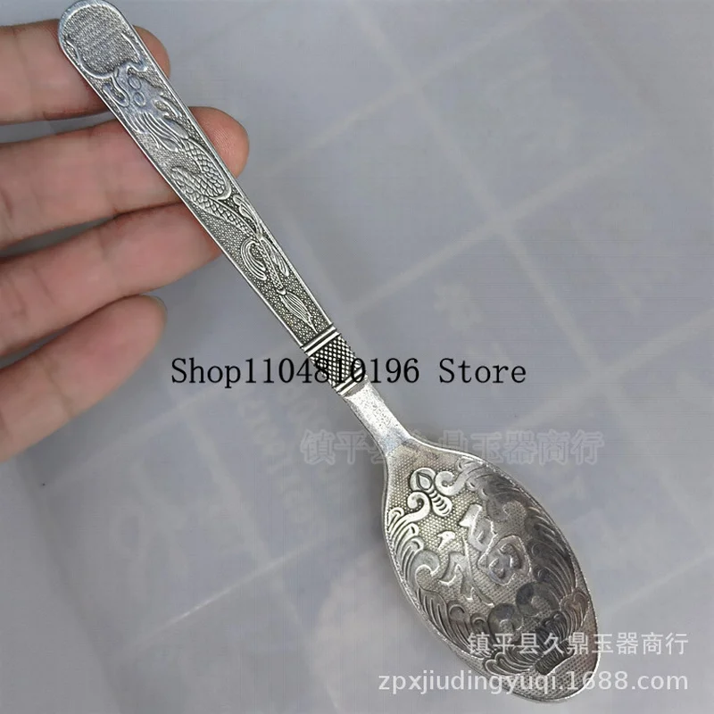 Wholesale of antiques and miscellaneous items Antique-style silver spoons with the character 