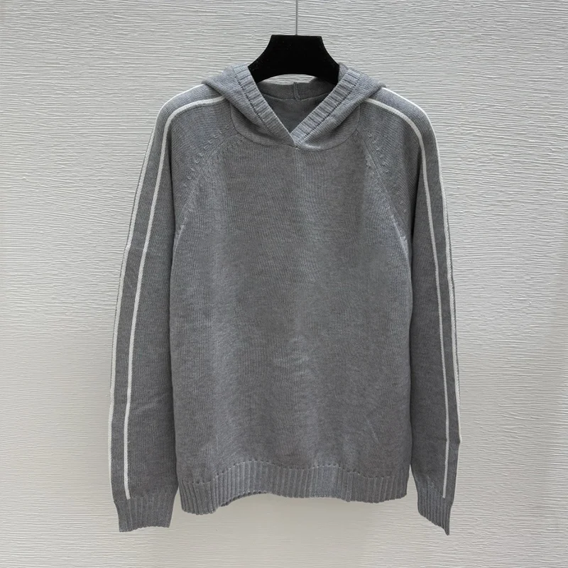 

Высококачественный женский свитер с капюшоном и разноцветными буквами — классический и модный пуловер в уличном стиле 251028239