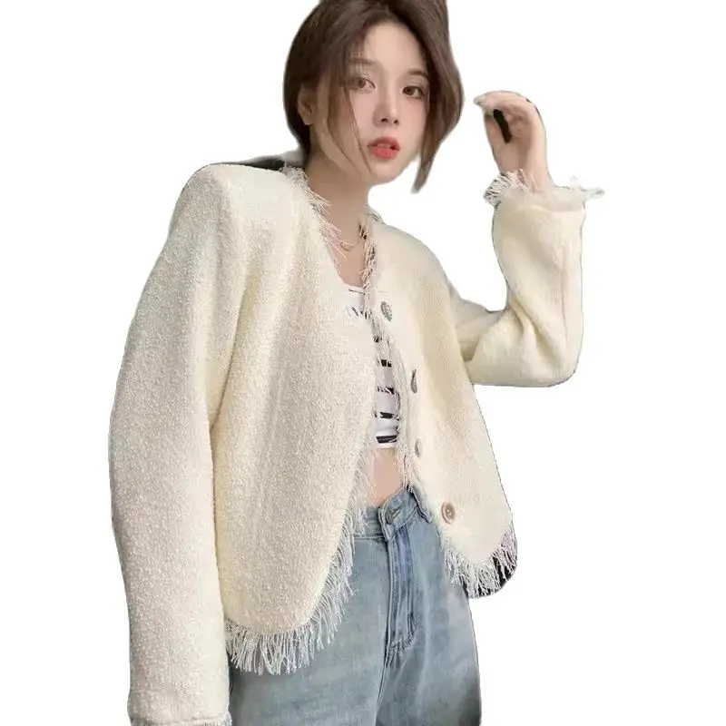 Xiangfeng Short Coat 2024 Spring Autumn French High end Celebrity Style Personalized Button Tassel Knitted Cardigan for Women SW