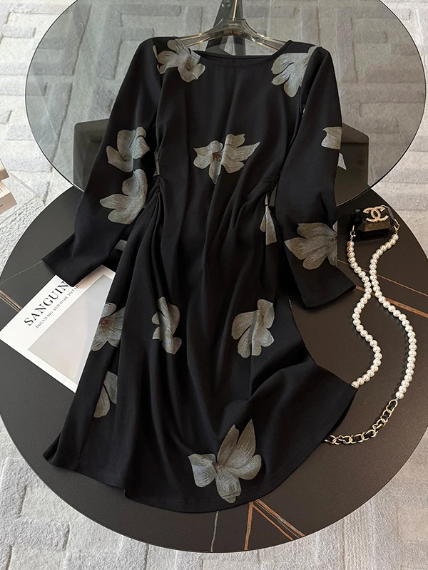 

Elegant Black Midi Dress Women's Slimming Fashion Age-defying Waist-cinching High-quality Autumn 2026 New Style Casual Polyes...