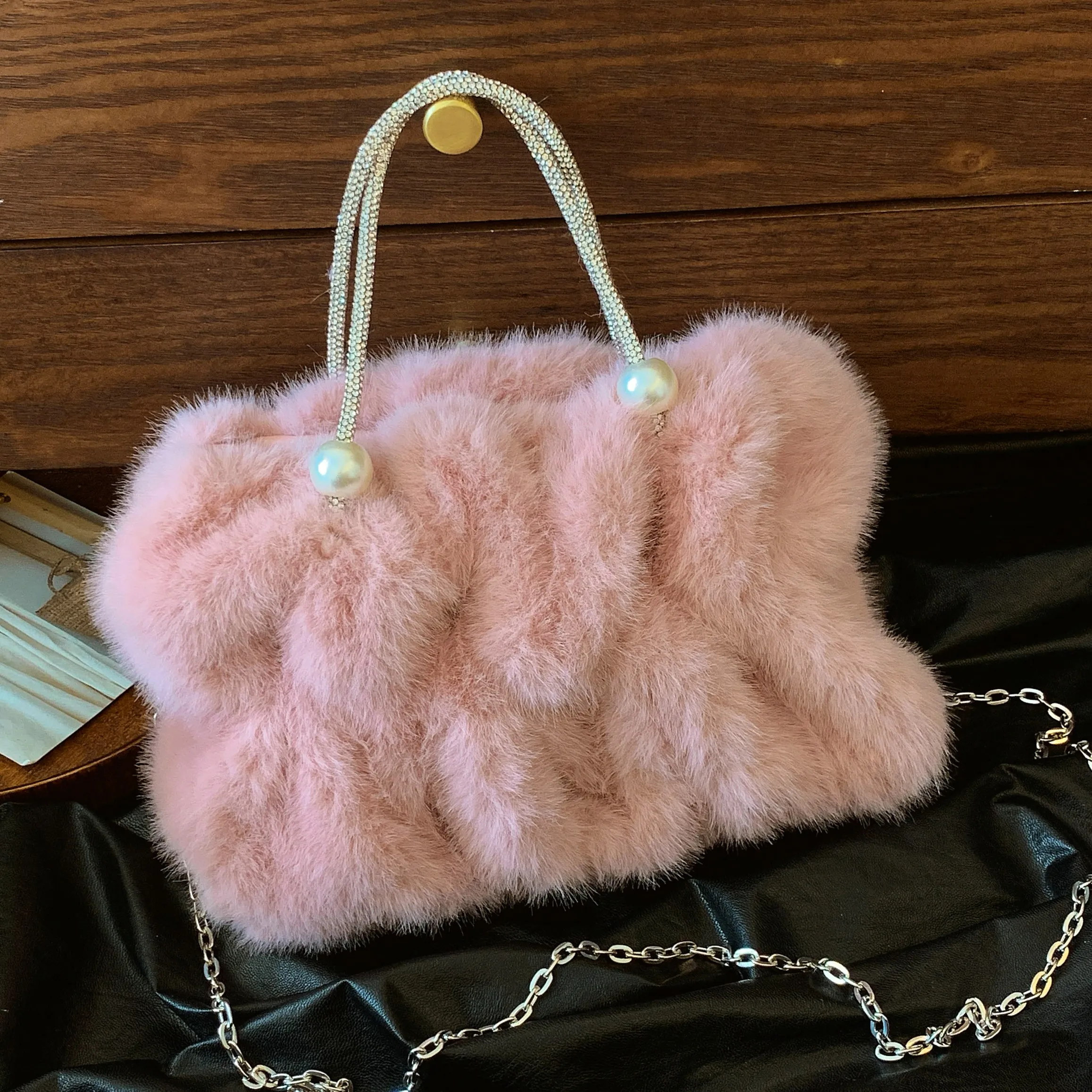 

New winter plush bag for 2026 Luxury Faux Fur Totes Bag Plush Purse Trendy 2026 Shoulder Bags Cold Woollen Design Handbag Purse