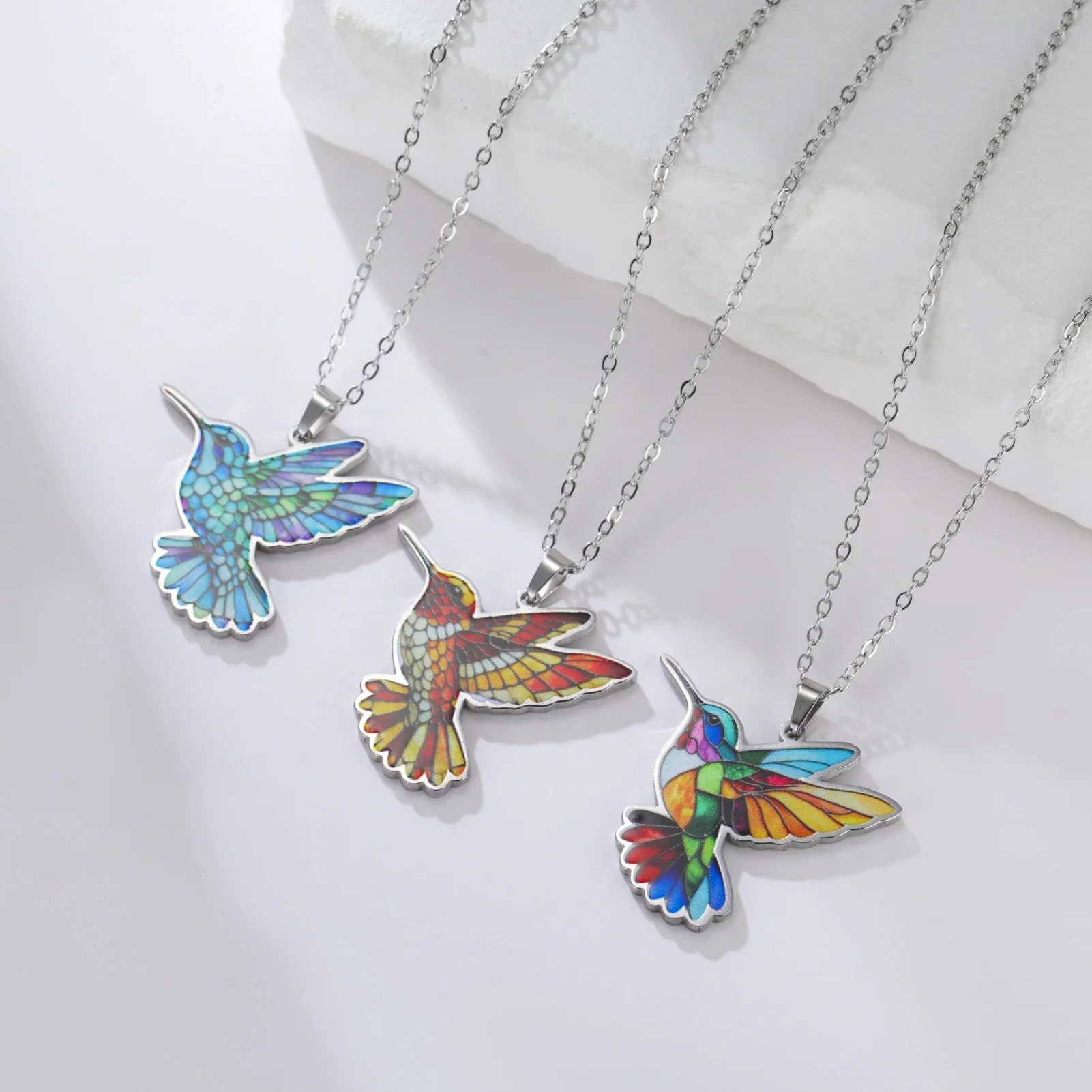 Skyrim Colorful Hummingbird Pendant Necklaces for Women Stainless Steel Bird Animal Jewelry Birthday Gift Wholesale