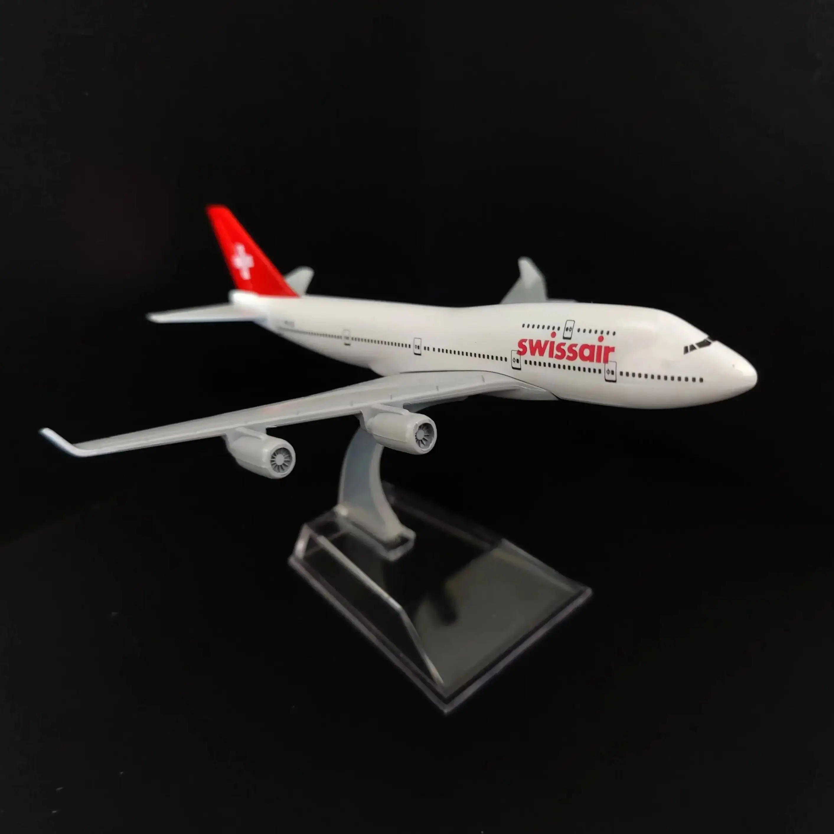 Escala 1:400 metal aeronave réplica swiss air b747 companhias aéreas boeing airbus diecast modelo aviação arte em miniatura decoração menino brinquedo