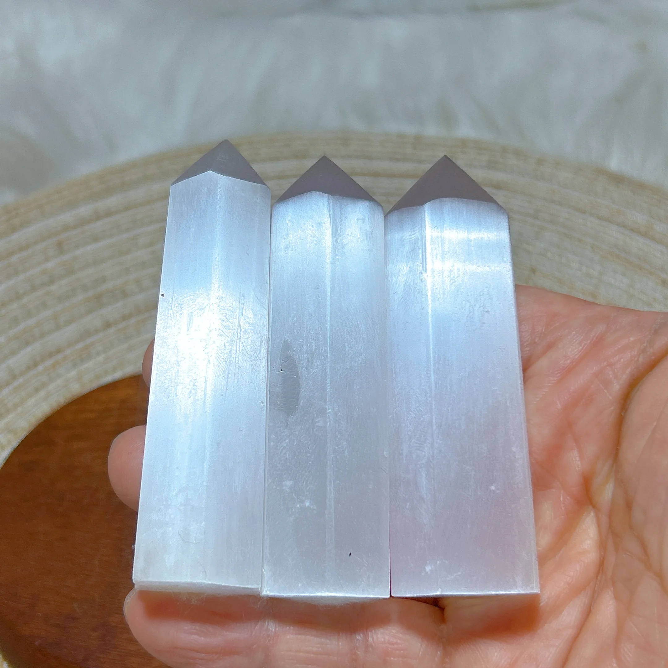 

High Quality Natural Crystal Selenite Tower Flashy Point Gemstone Healing Energy Mineral Ore Home Decorations Room Decor Gift