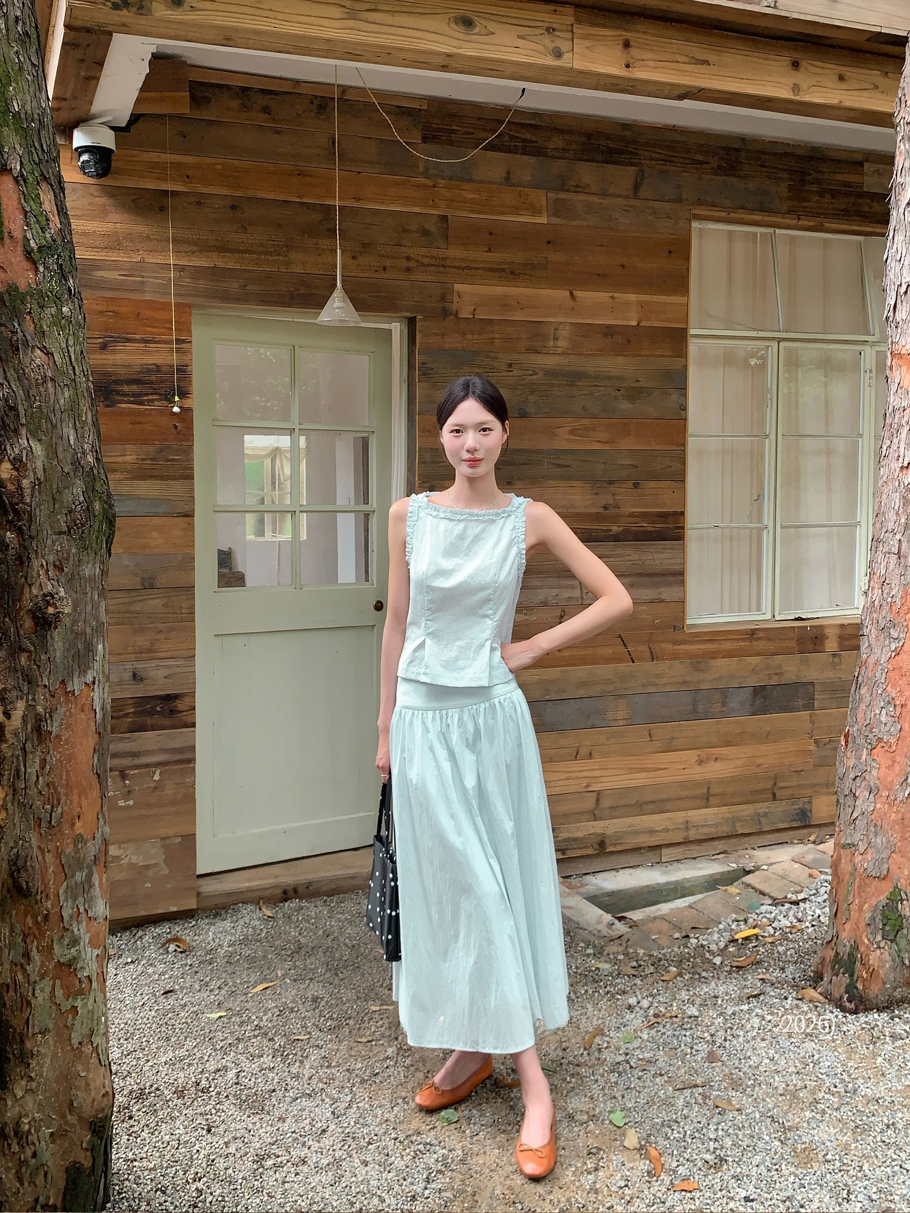 

Summer New Style Women's Fashion Set Big Flower Wooden Ear Half Skirt Two-Piece Sleeveless Outfit Casual Chic Look